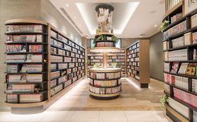 Quintessa Hotel Osaka Shinsaibashi Comic&Books